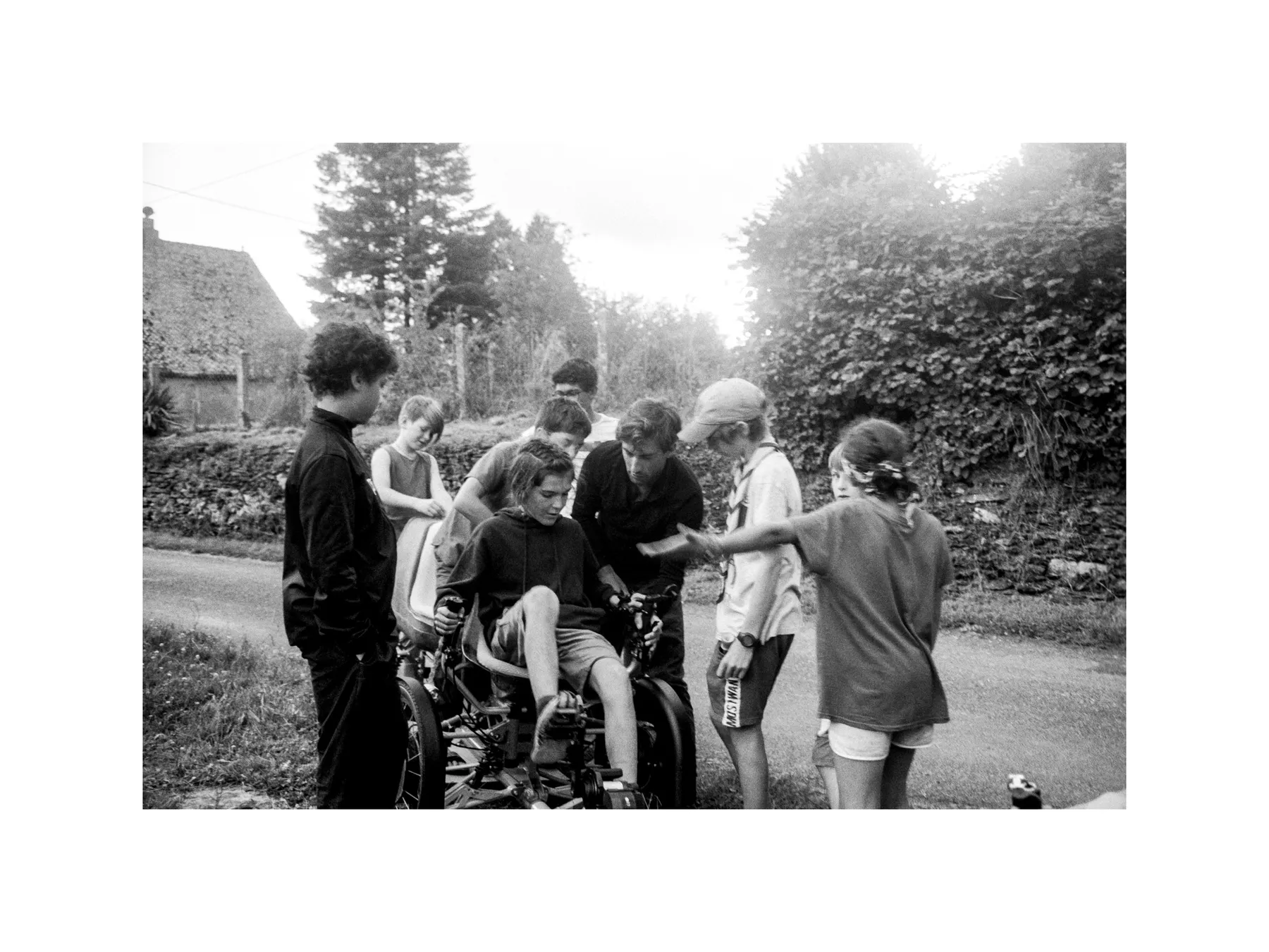 The children and the vehicle — photographie 5